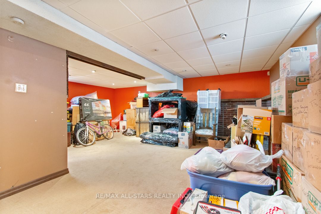 392 Andrew St
