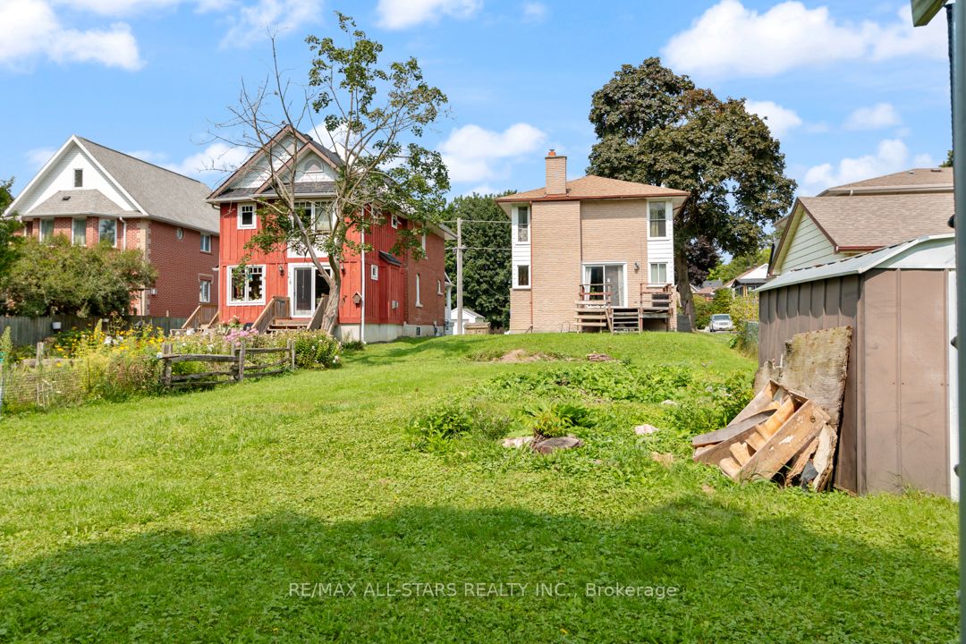 392 Andrew St