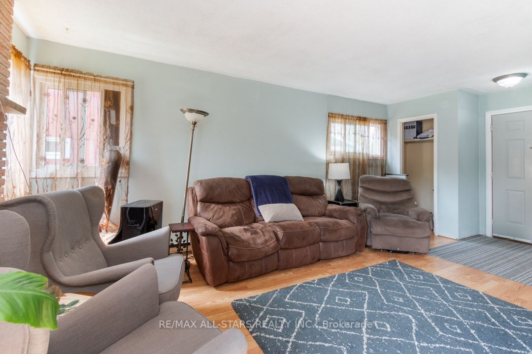 392 Andrew St