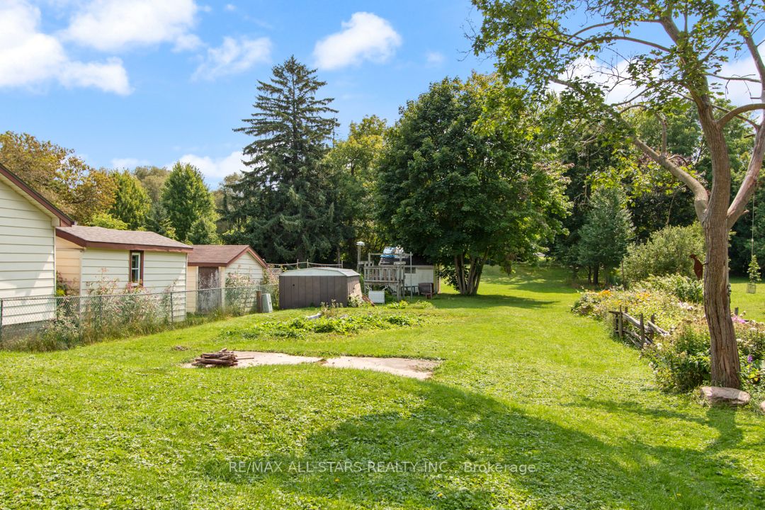 392 Andrew St