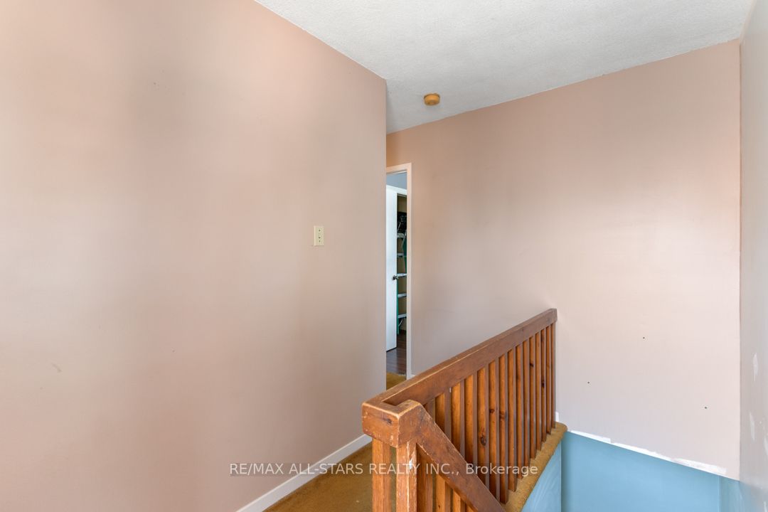 392 Andrew St