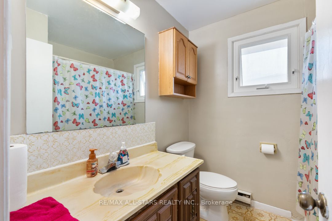 392 Andrew St