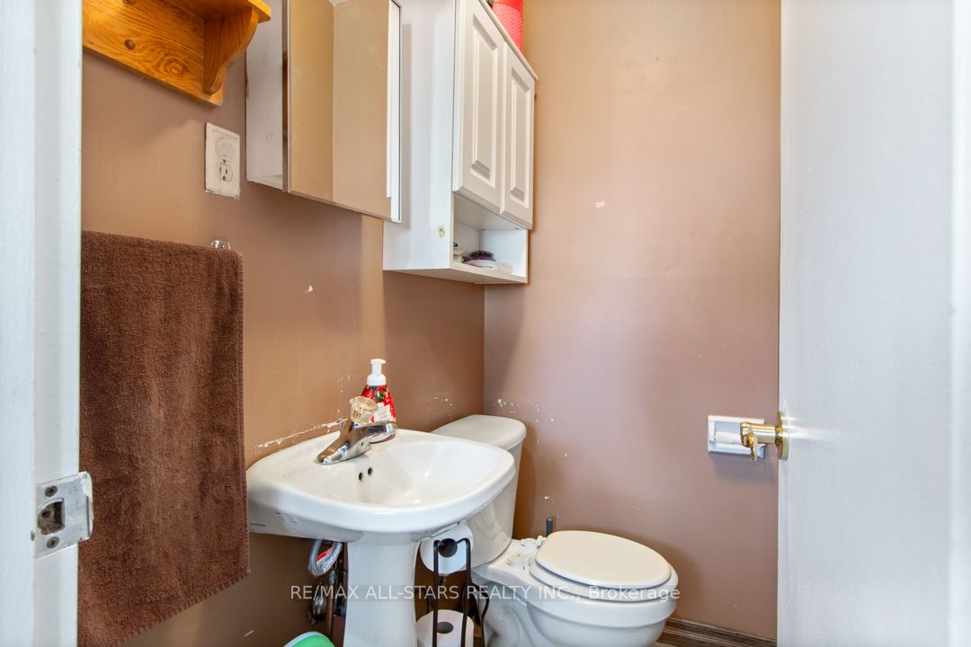 392 Andrew St