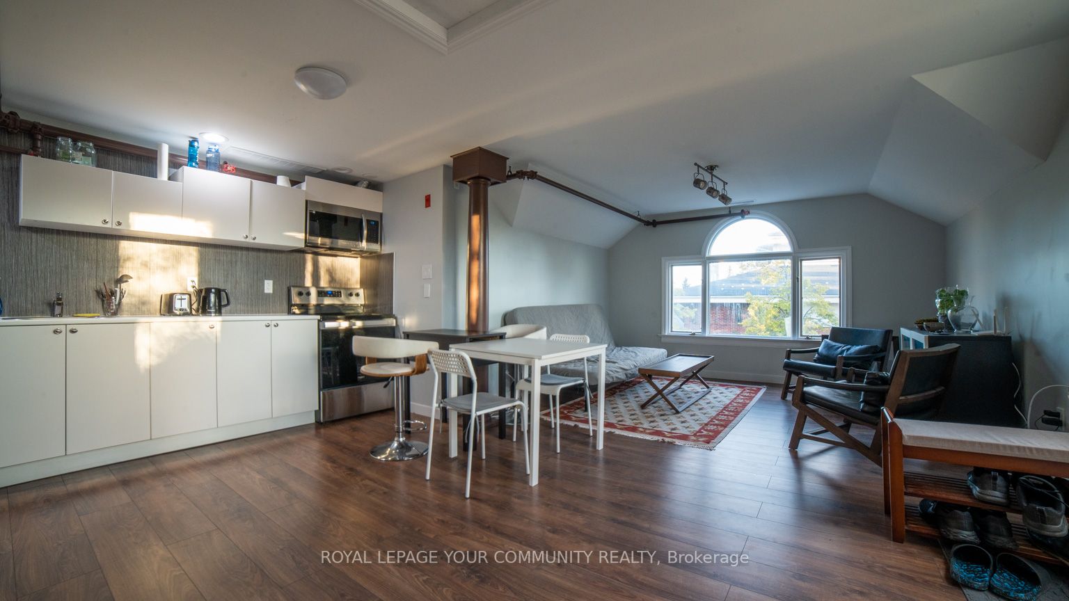18 Arnold Cres