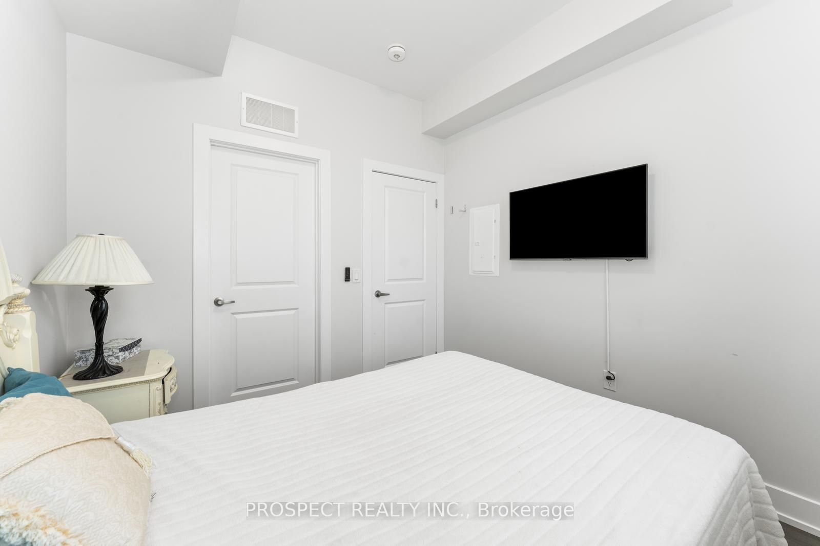 9560 Islington Ave E, #210