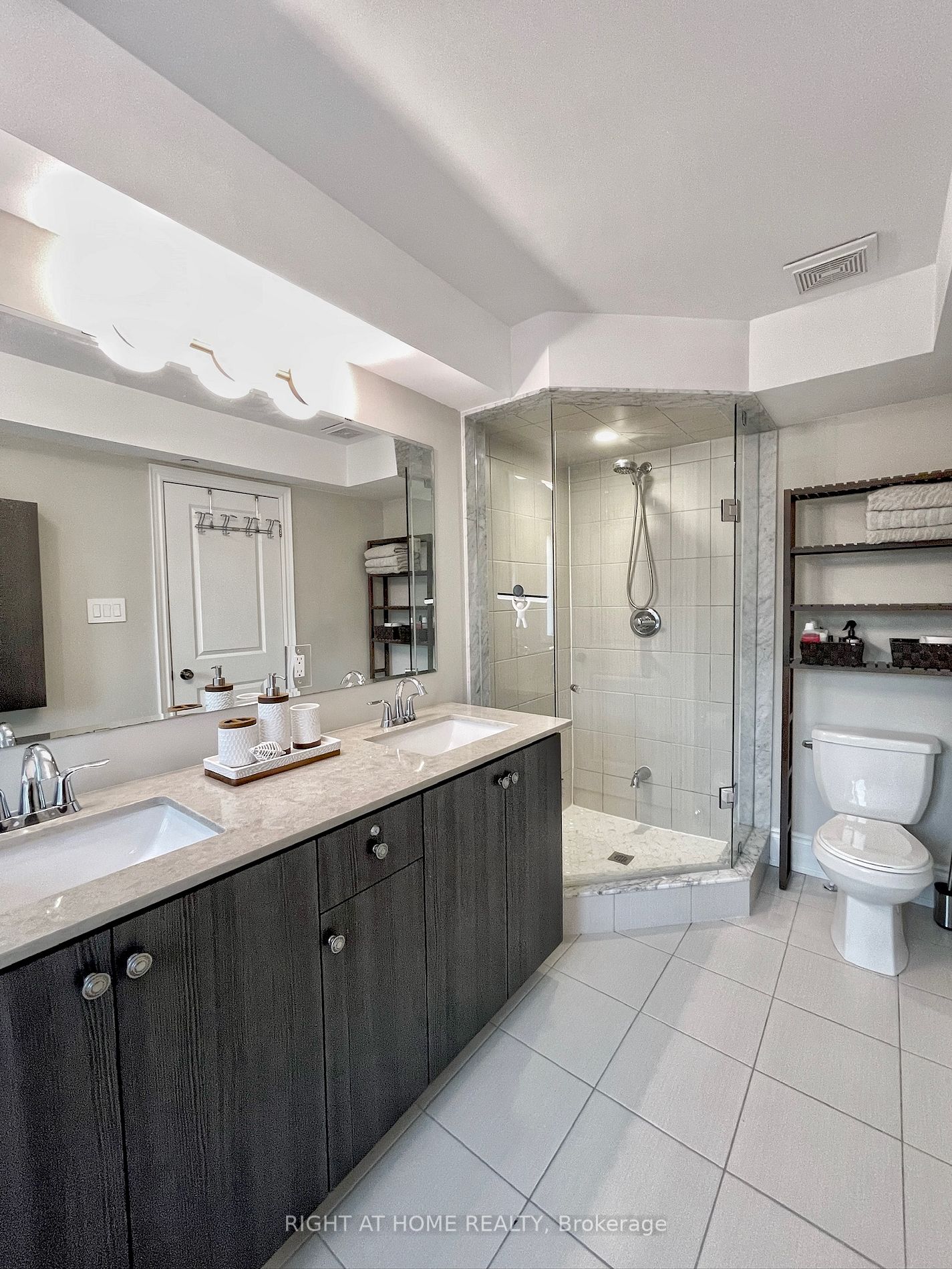 1331 Major Mackenzie Dr W, #90