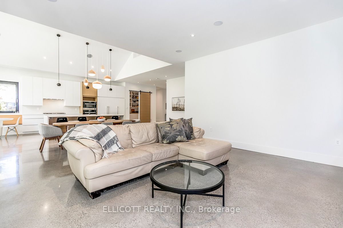 12 Morgans Rd