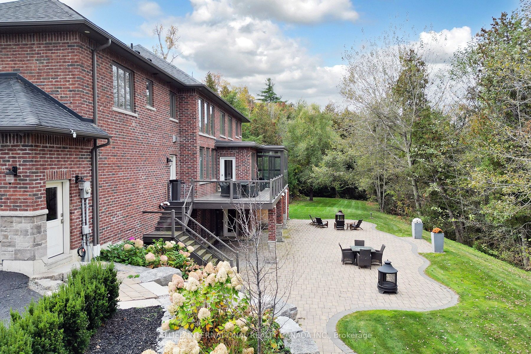 83 Cedar Ridge Rd