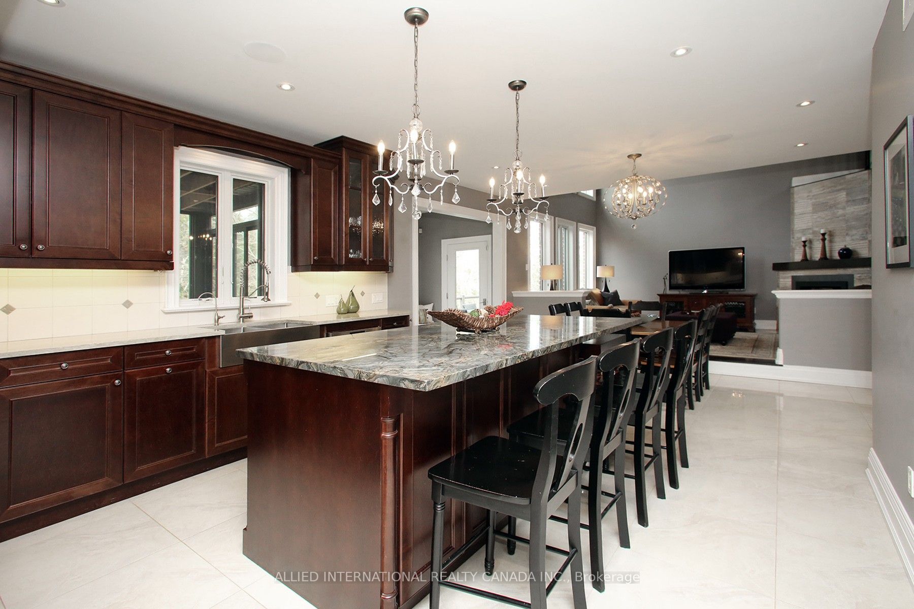 83 Cedar Ridge Rd