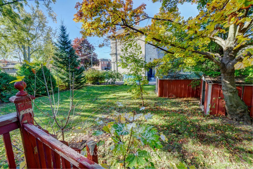30 Gosling Rd