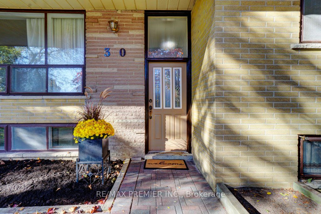 30 Gosling Rd