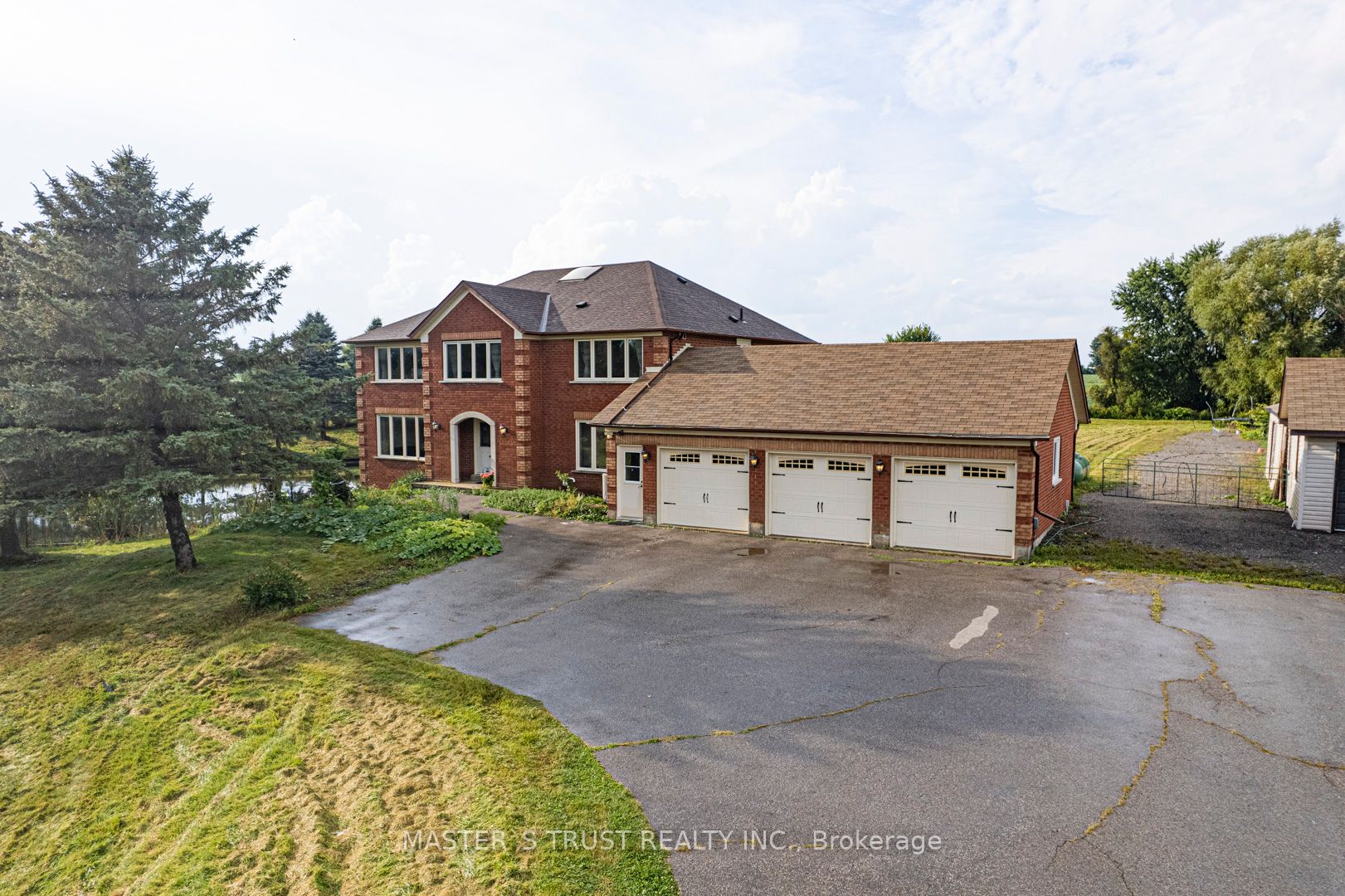 1008 Mount Albert Rd