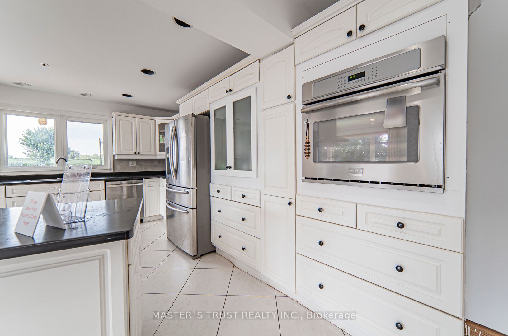 1008 Mount Albert Rd