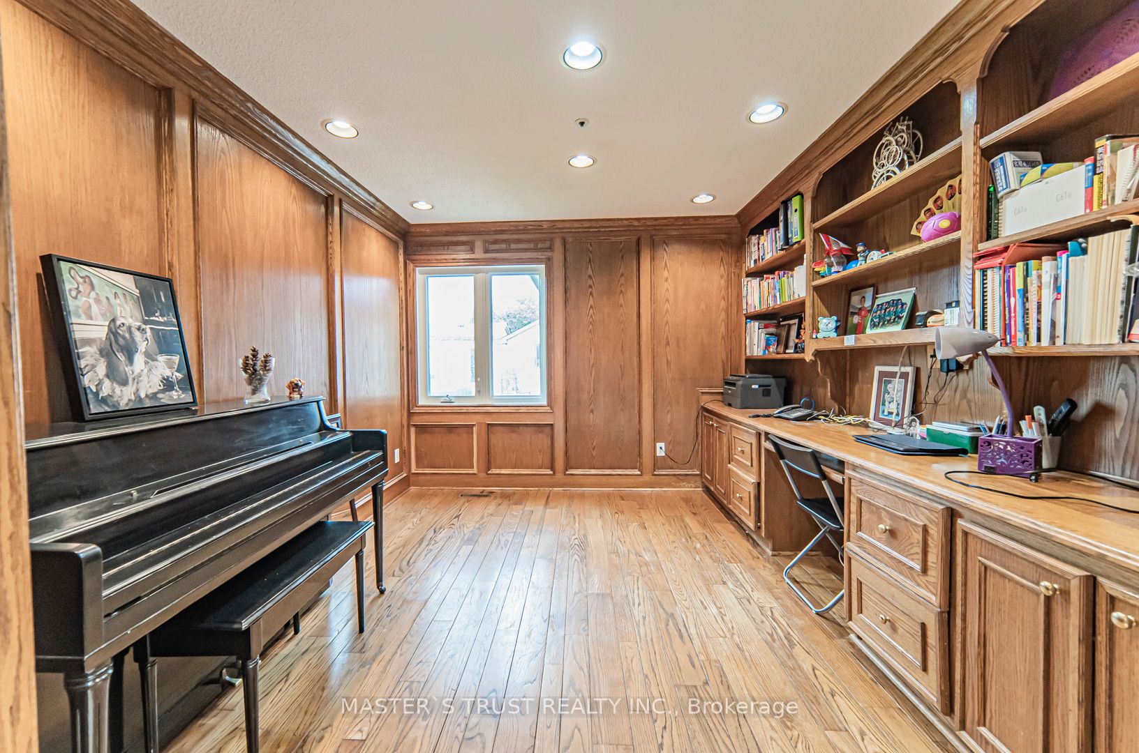1008 Mount Albert Rd
