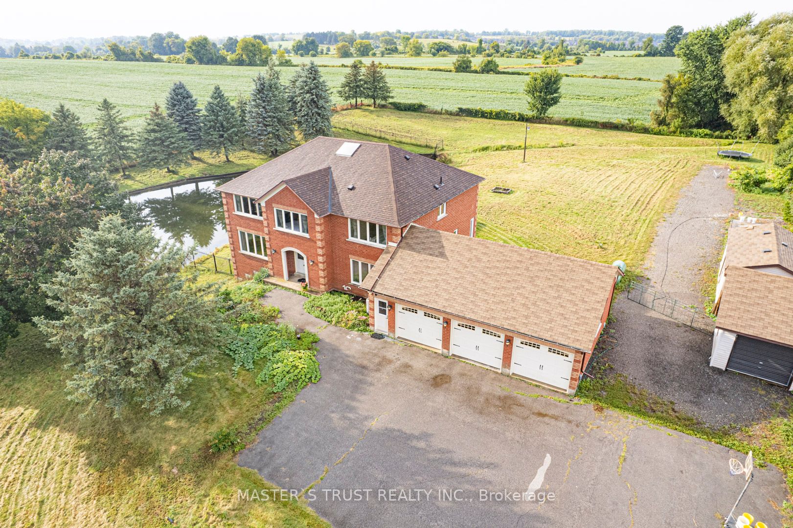 1008 Mount Albert Rd