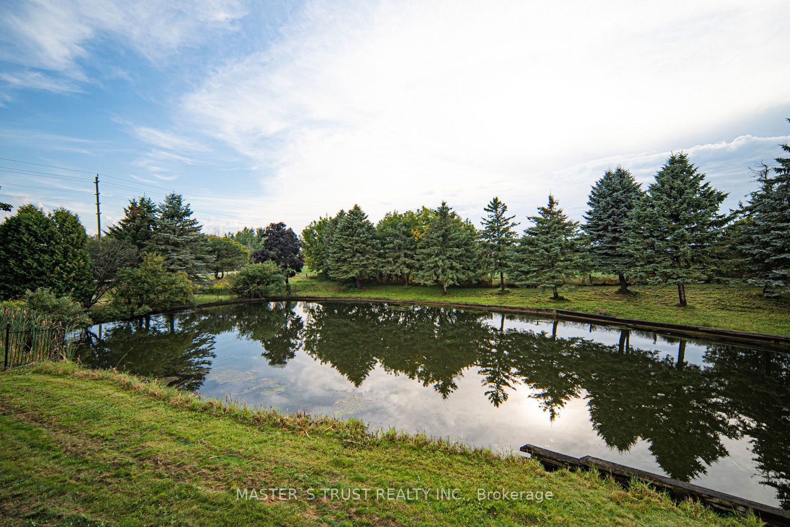 1008 Mount Albert Rd