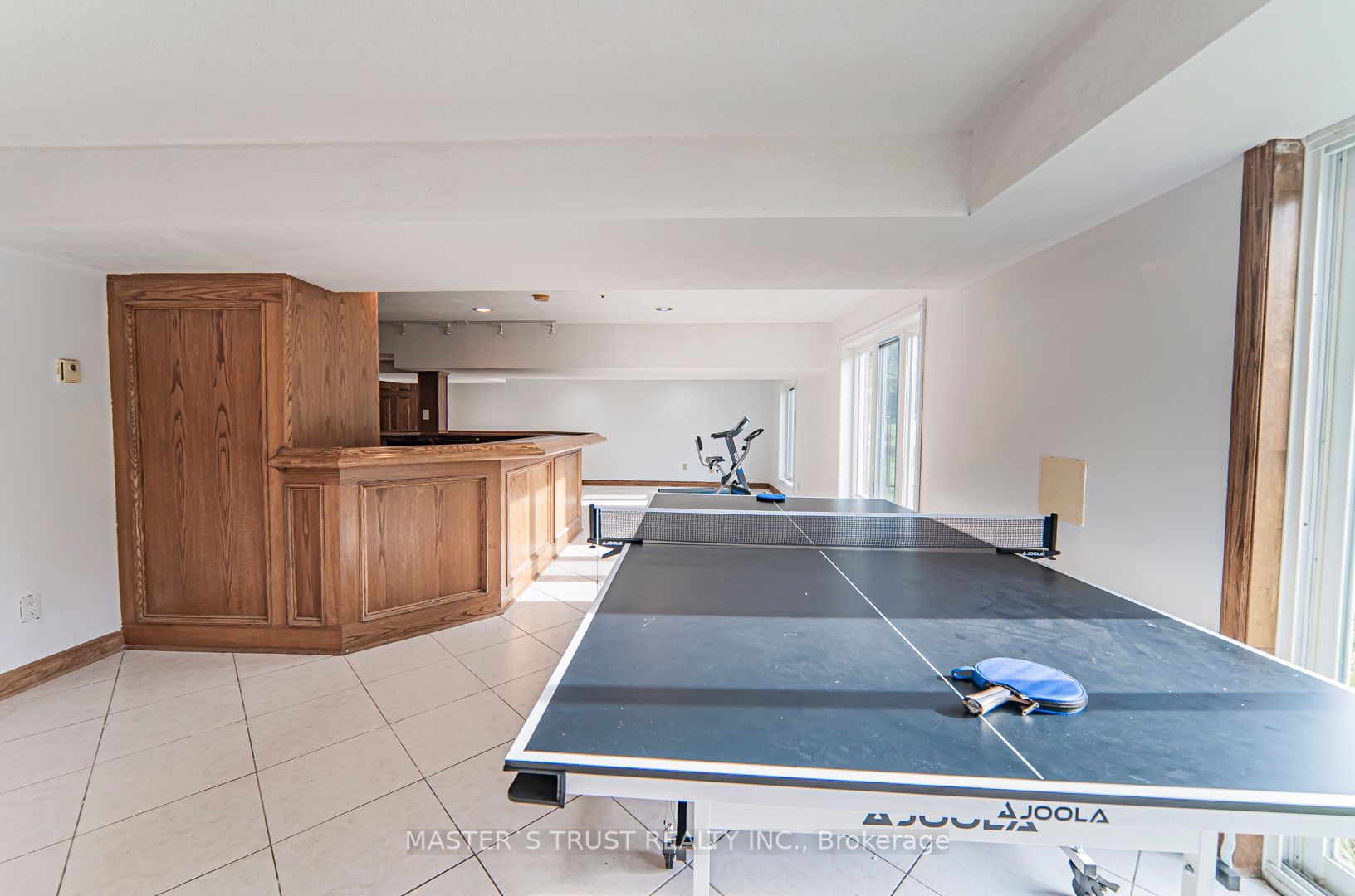 1008 Mount Albert Rd