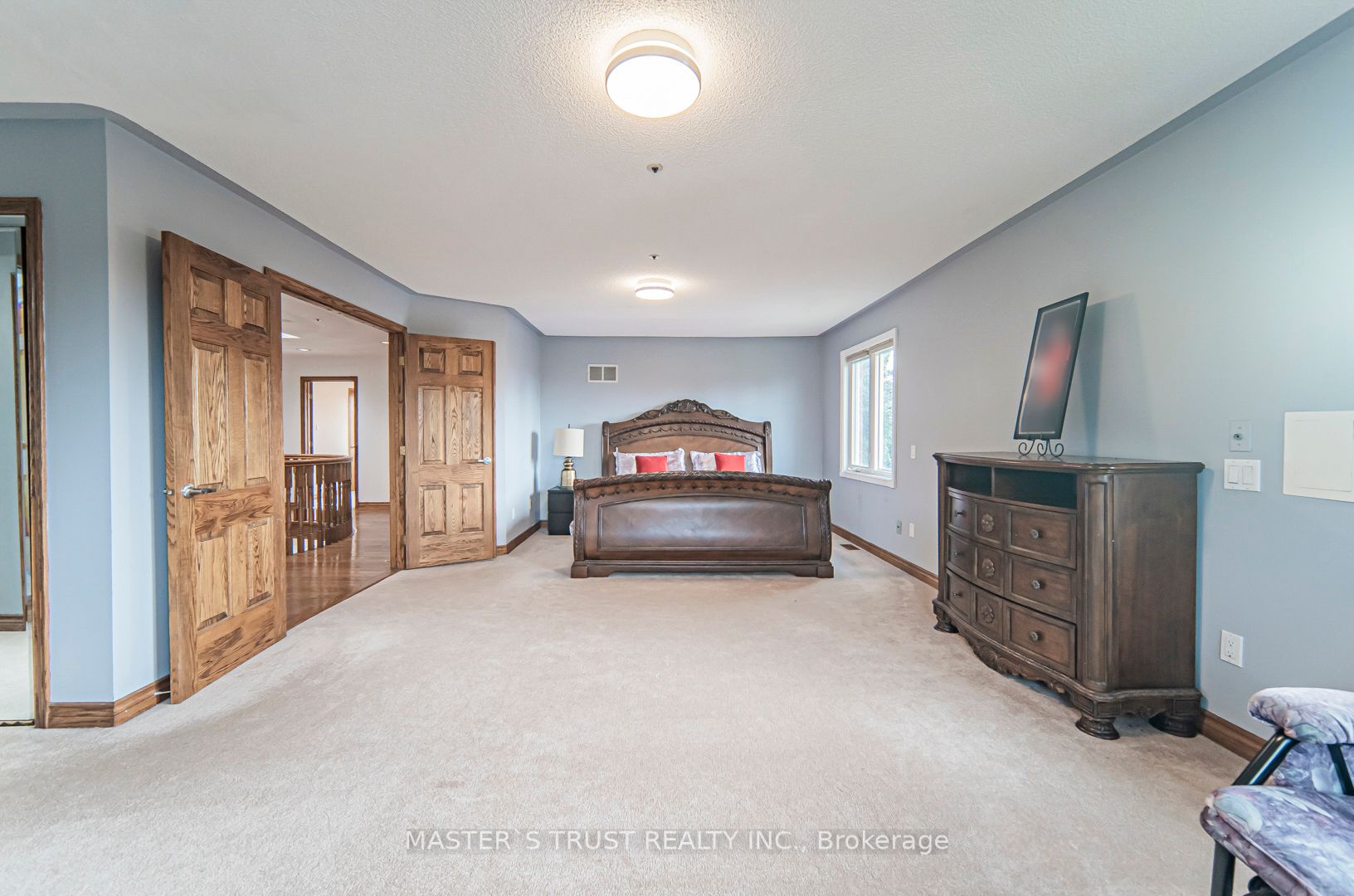 1008 Mount Albert Rd