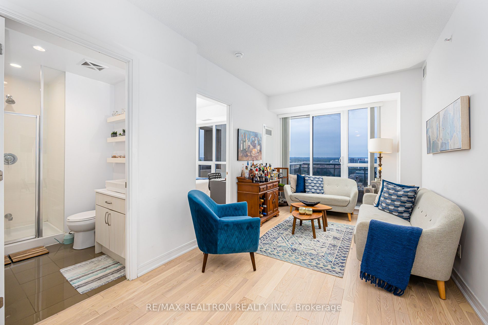 9205 Yonge St, #1702