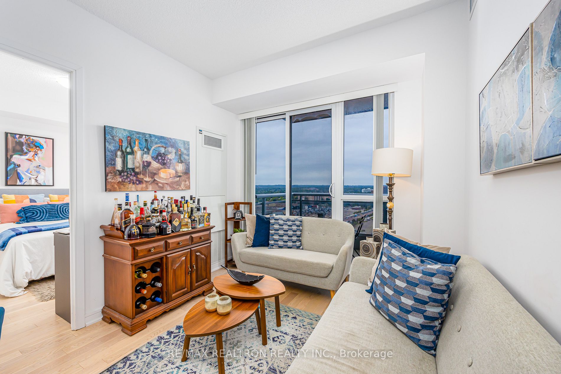 9205 Yonge St, #1702