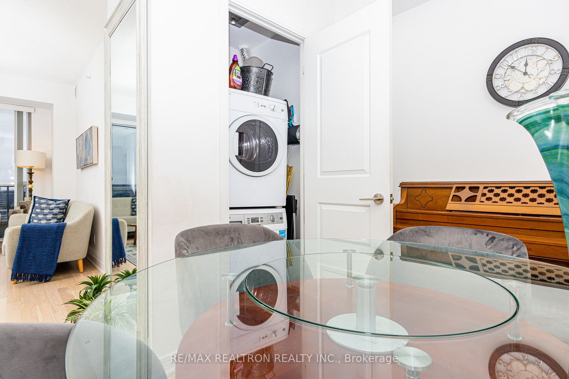9205 Yonge St, #1702