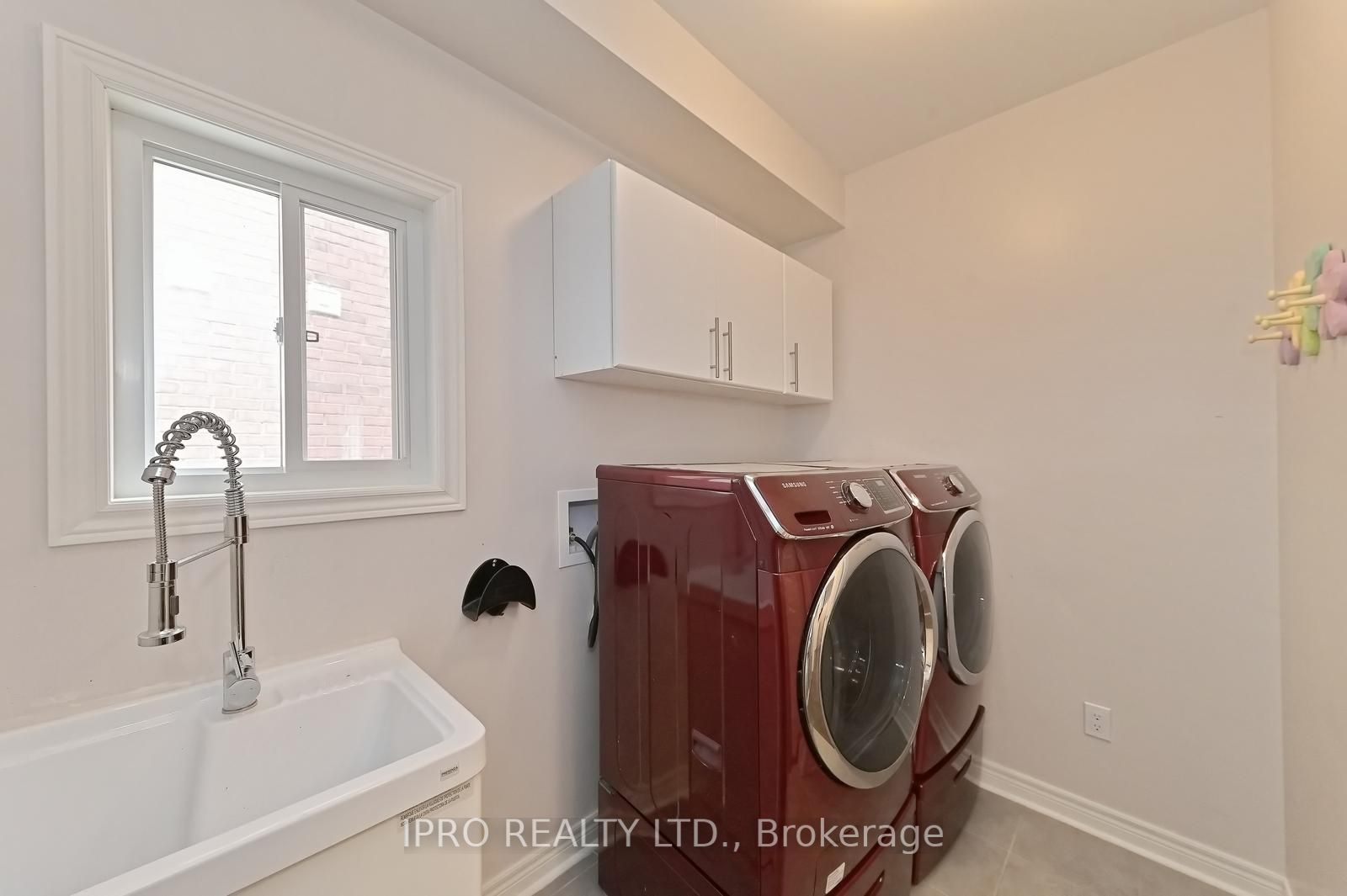 34 Brookview Dr