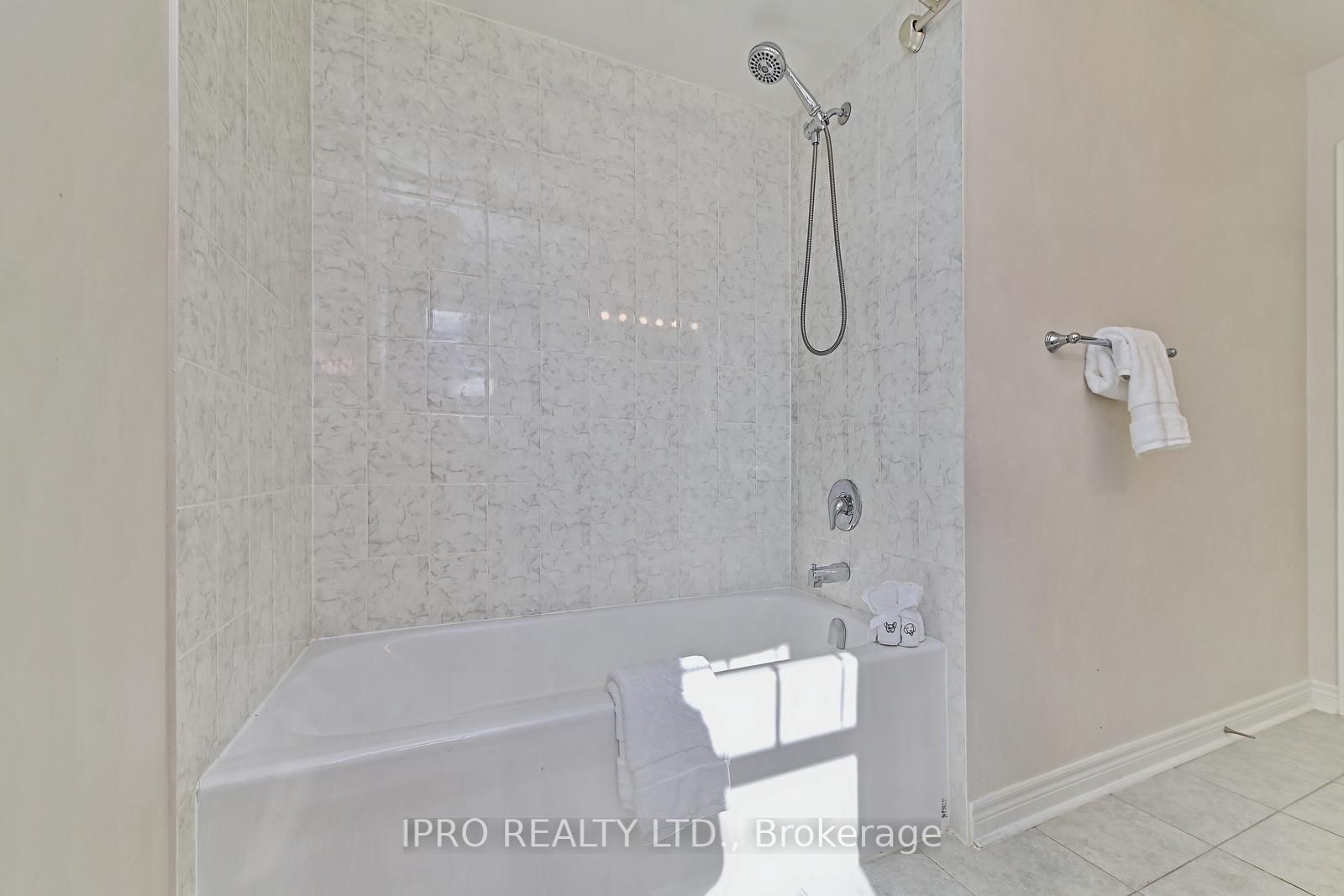 34 Brookview Dr