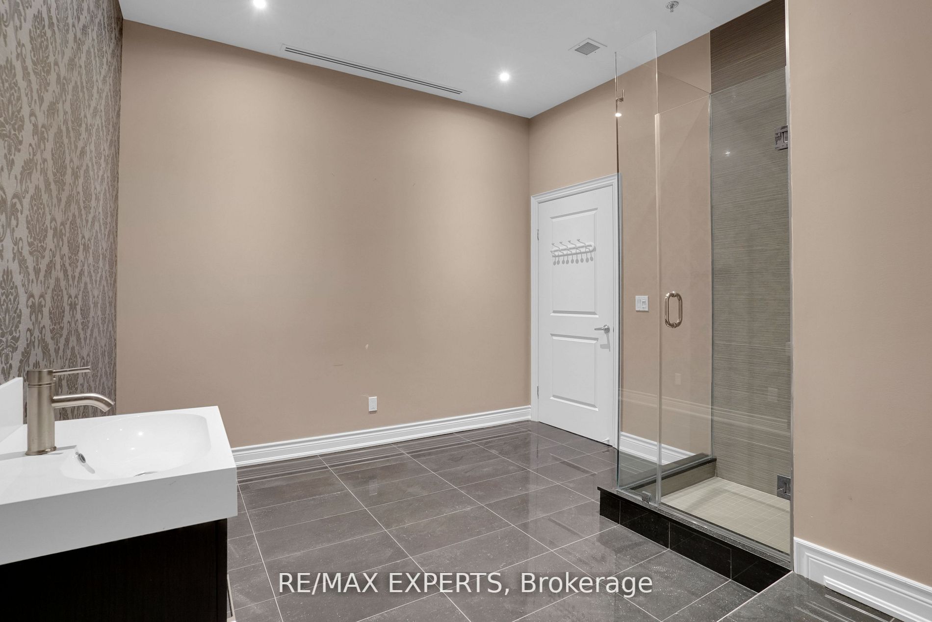 10211 Keele St, #18