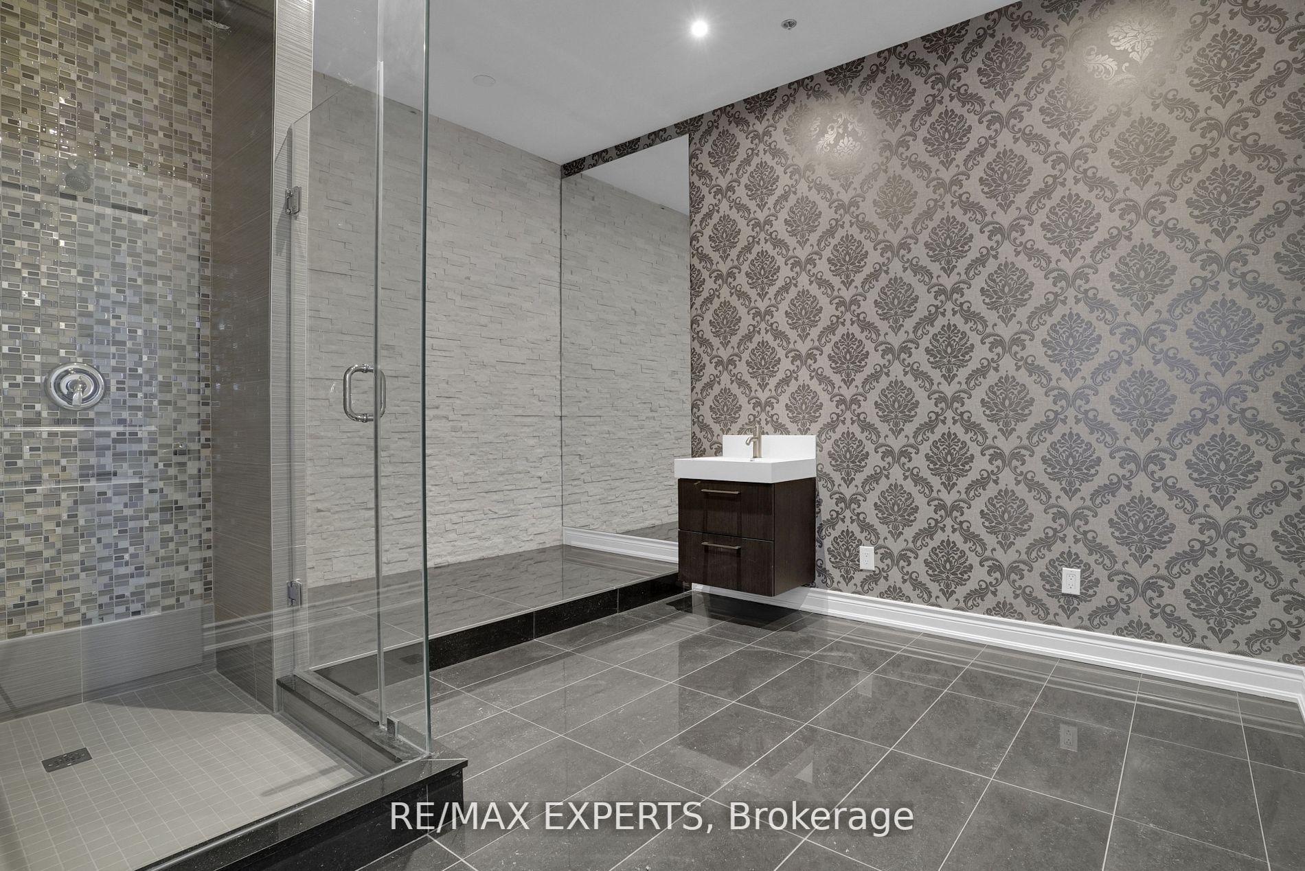 10211 Keele St, #18