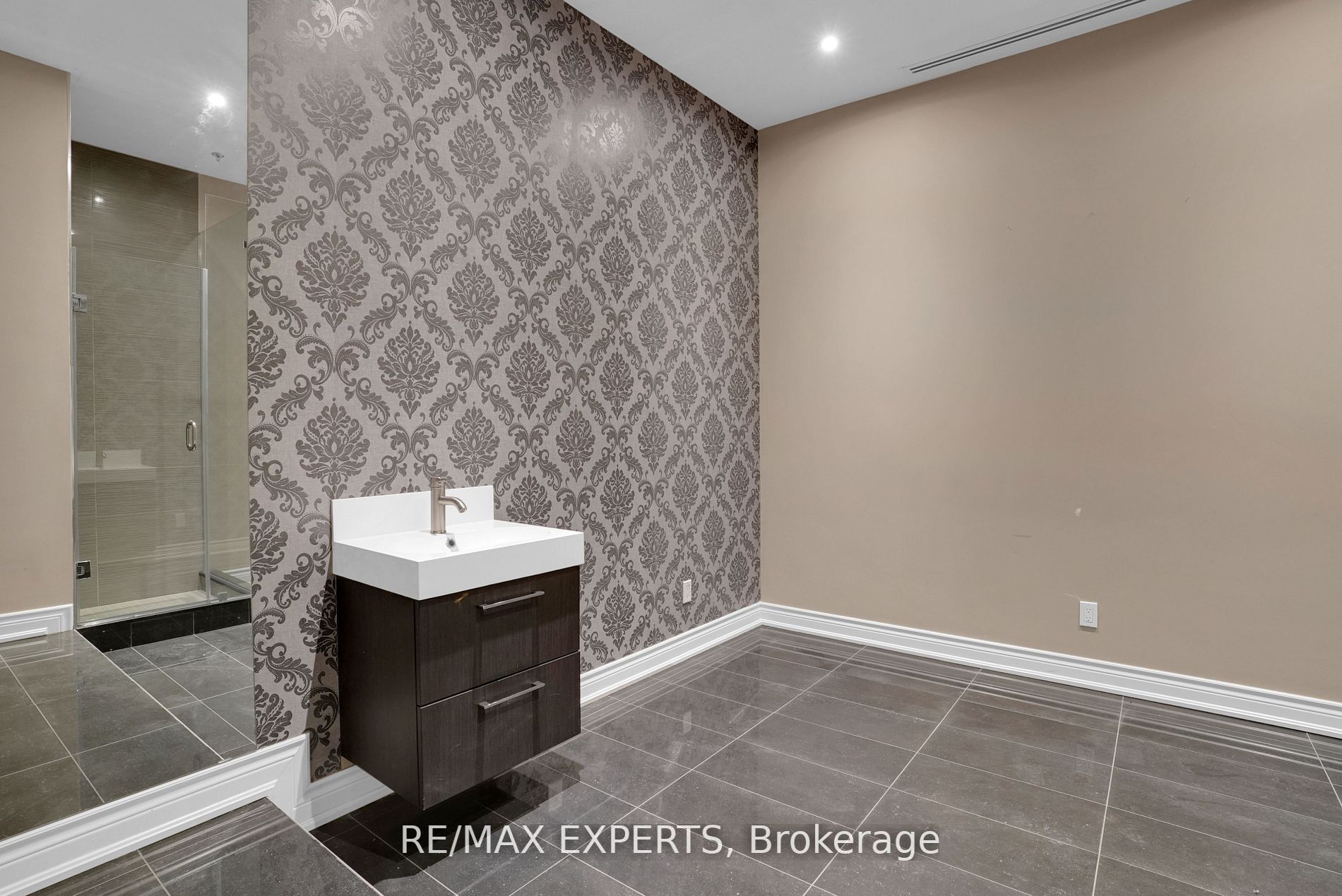 10211 Keele St, #18