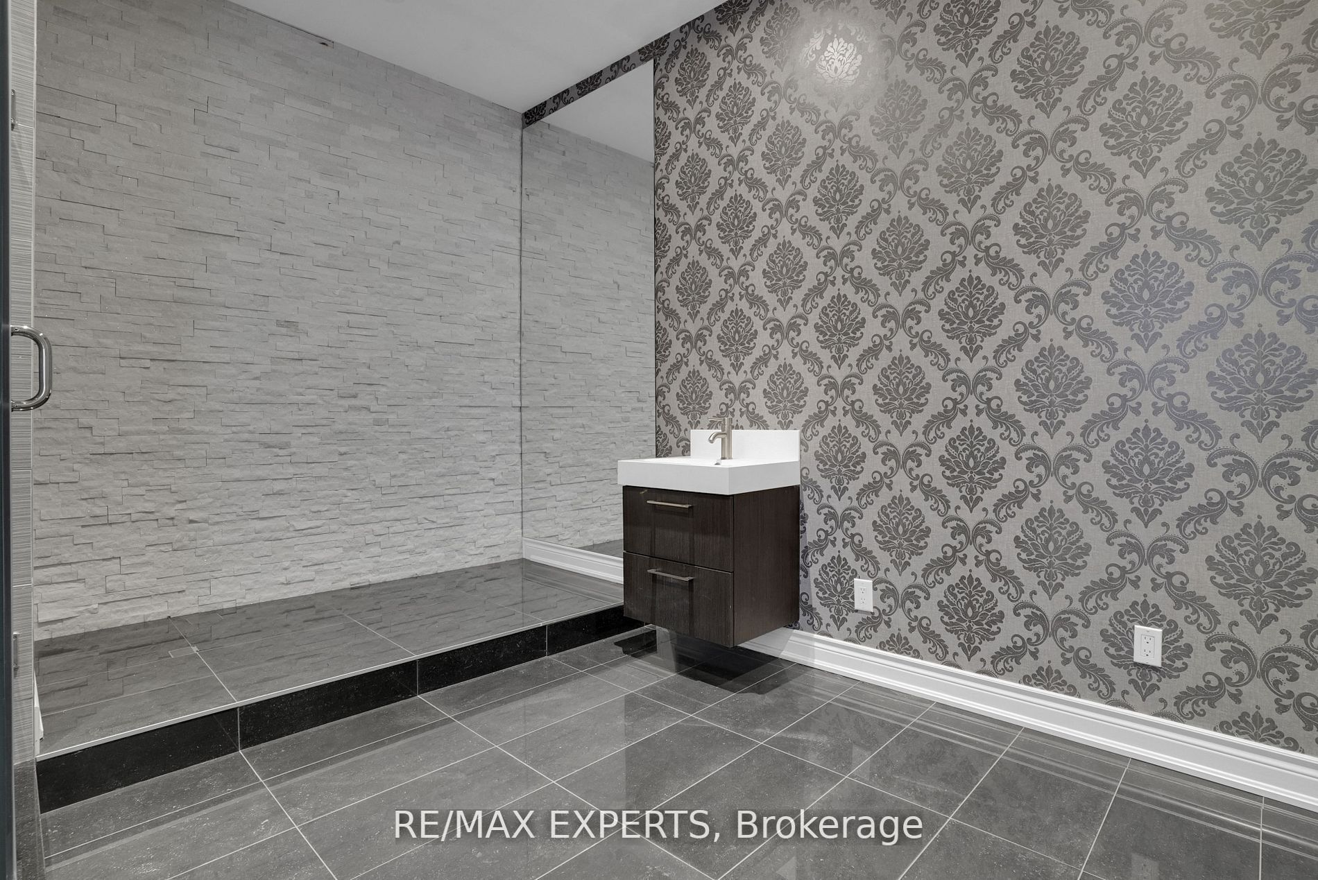 10211 Keele St, #18