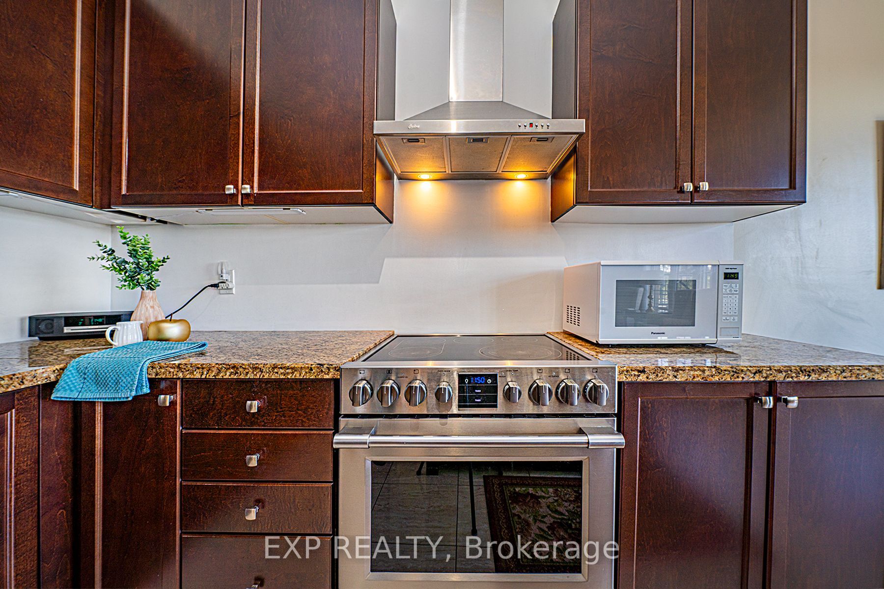 11 Turner Dr