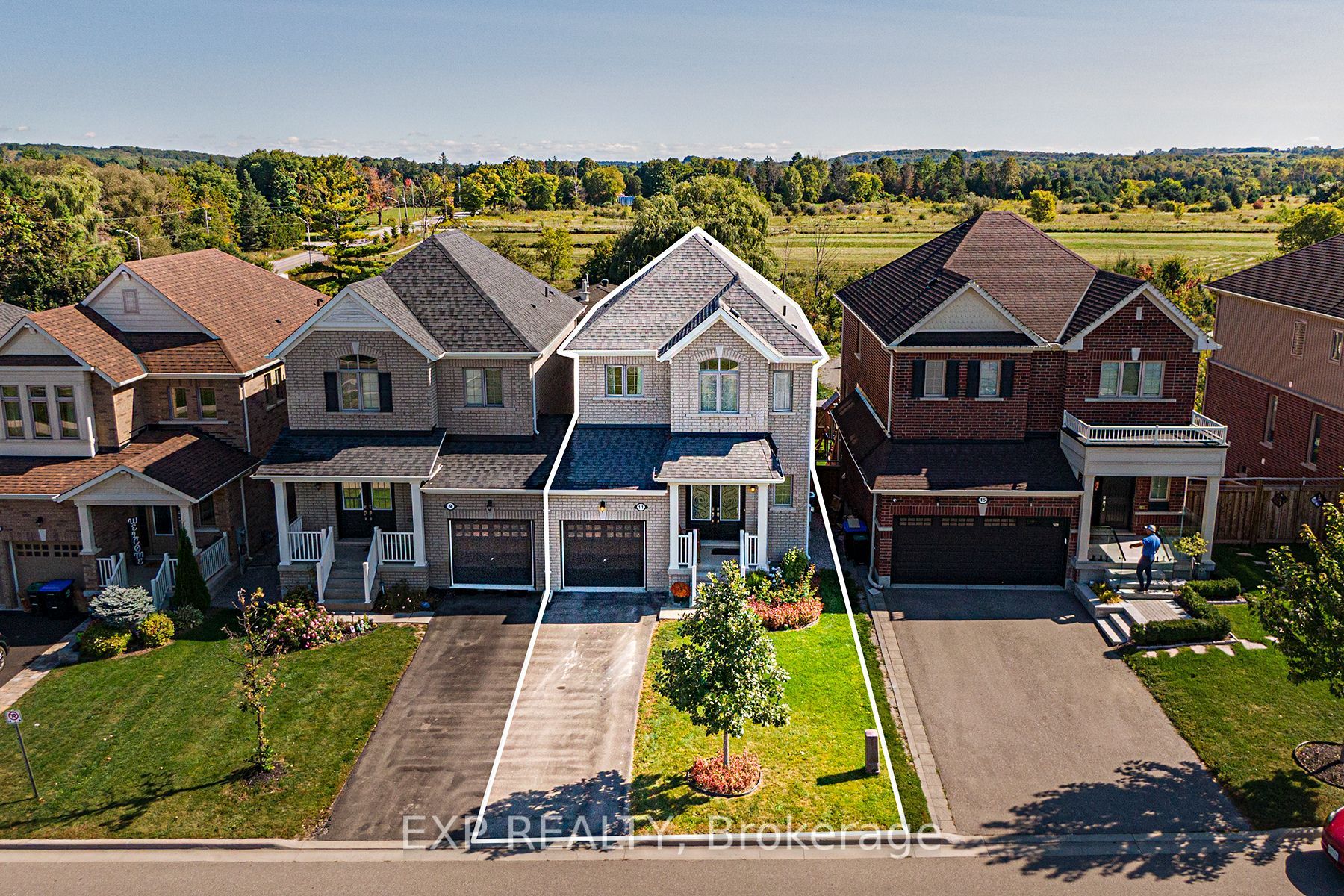 11 Turner Dr