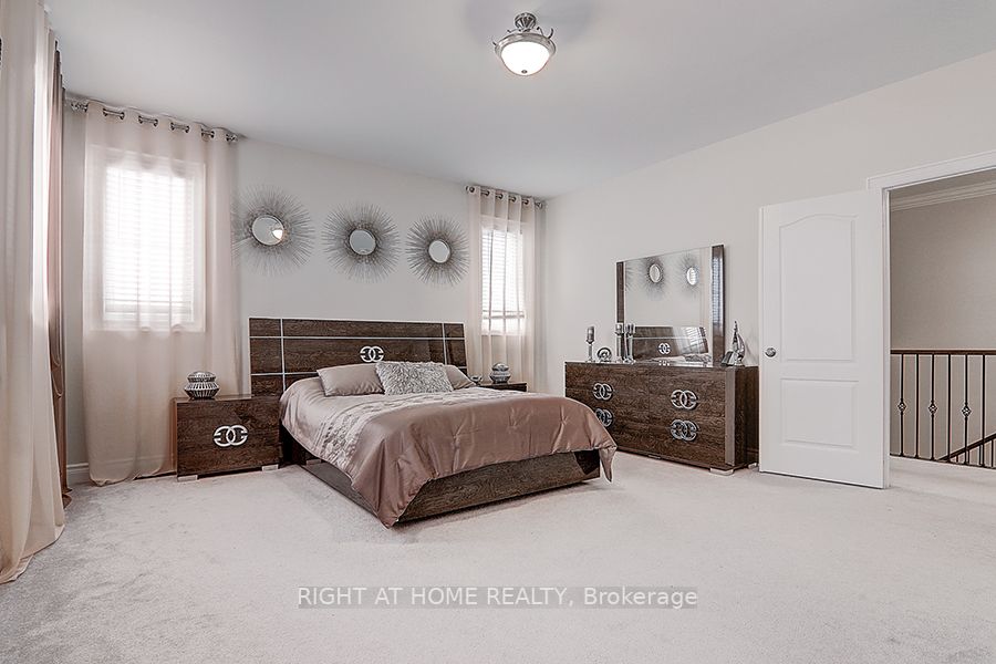 6 Ken Sinclair Cres