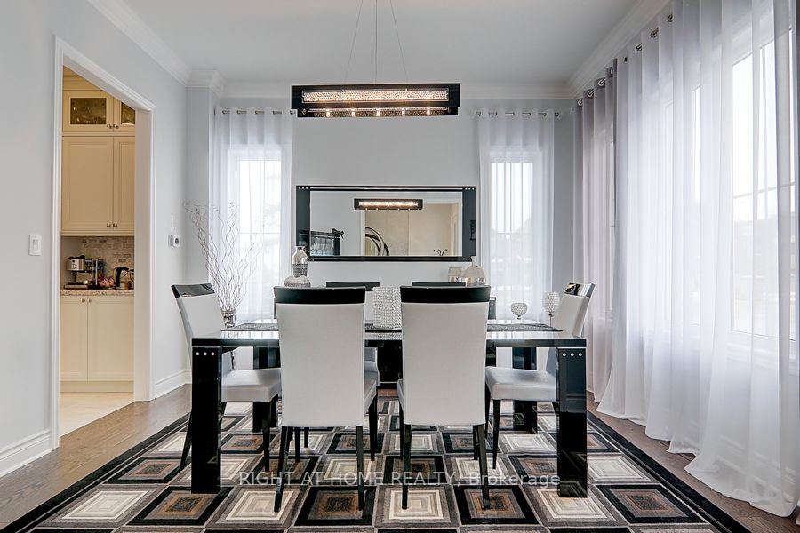 6 Ken Sinclair Cres