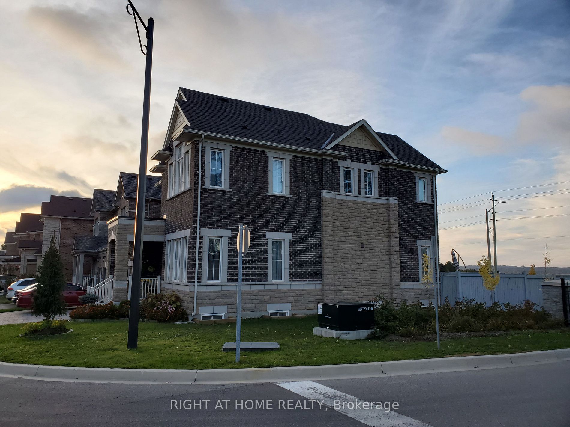 6 Ken Sinclair Cres