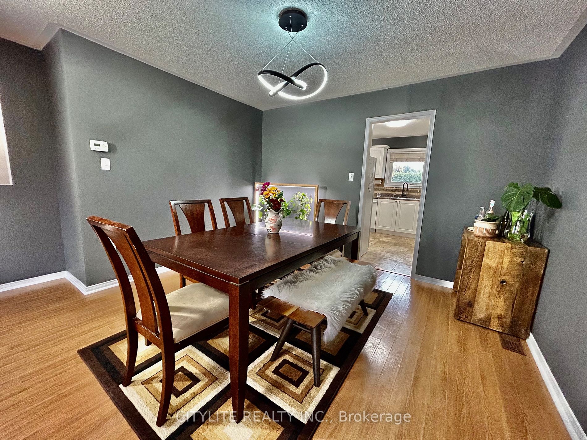 61 Mills Crt
