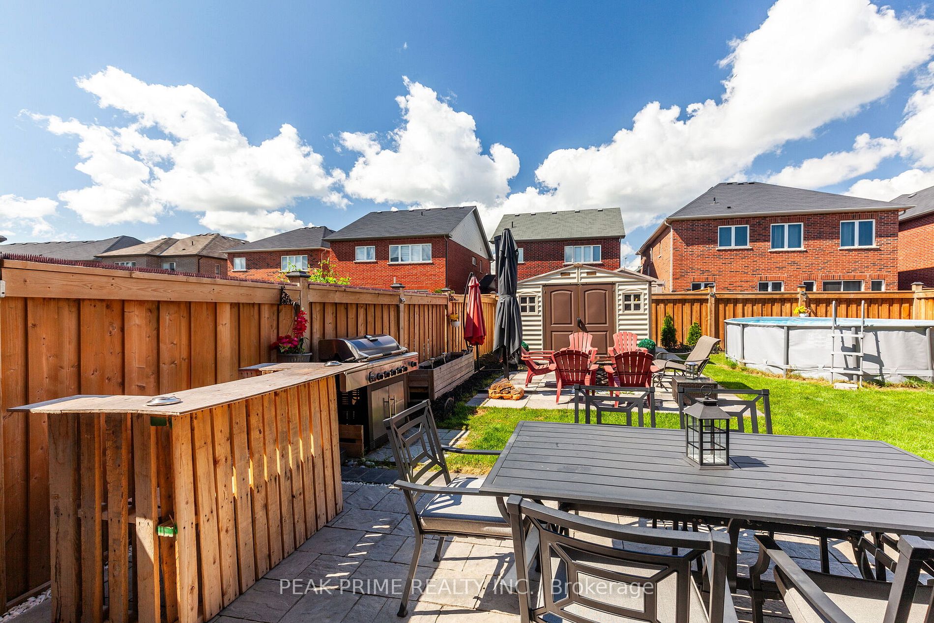 1534 Farrow Cres