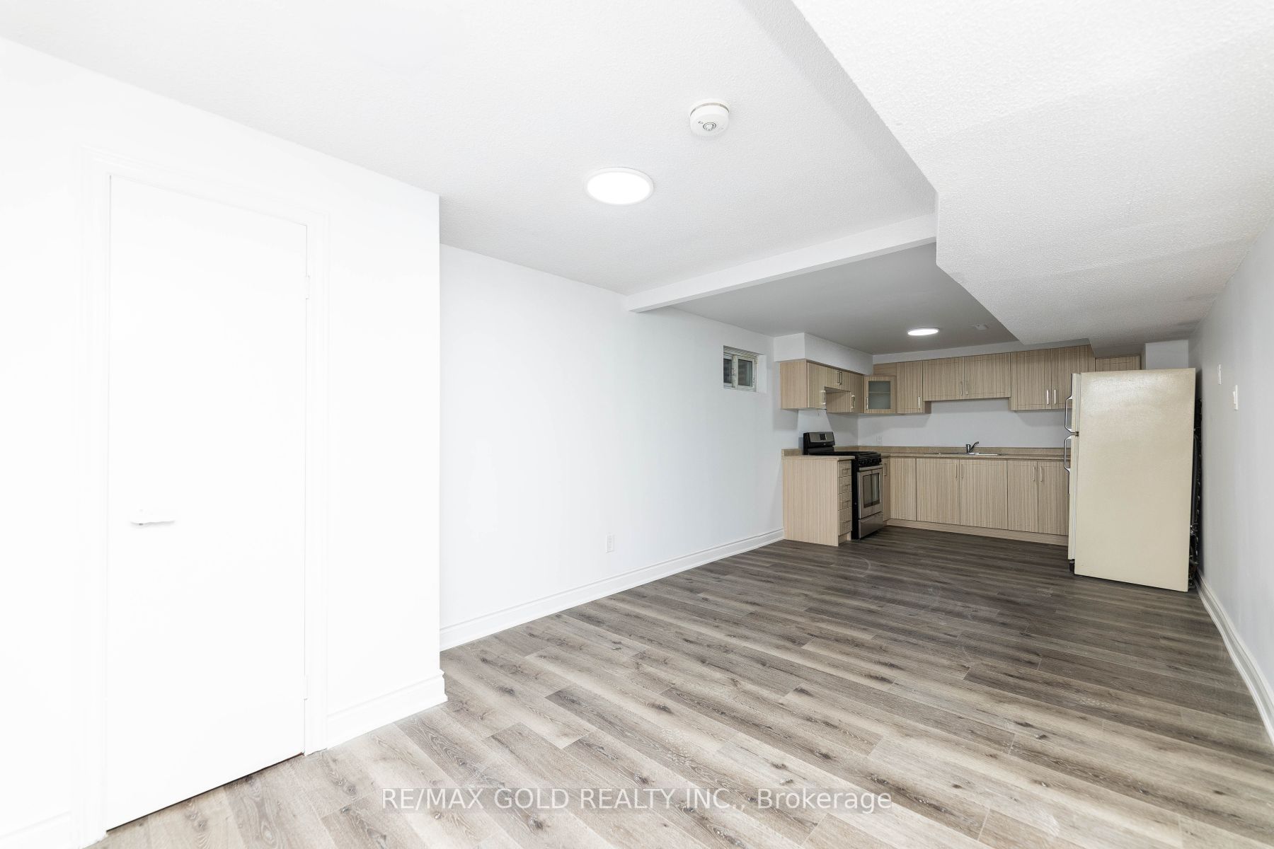 8270 Martin Grove Rd
