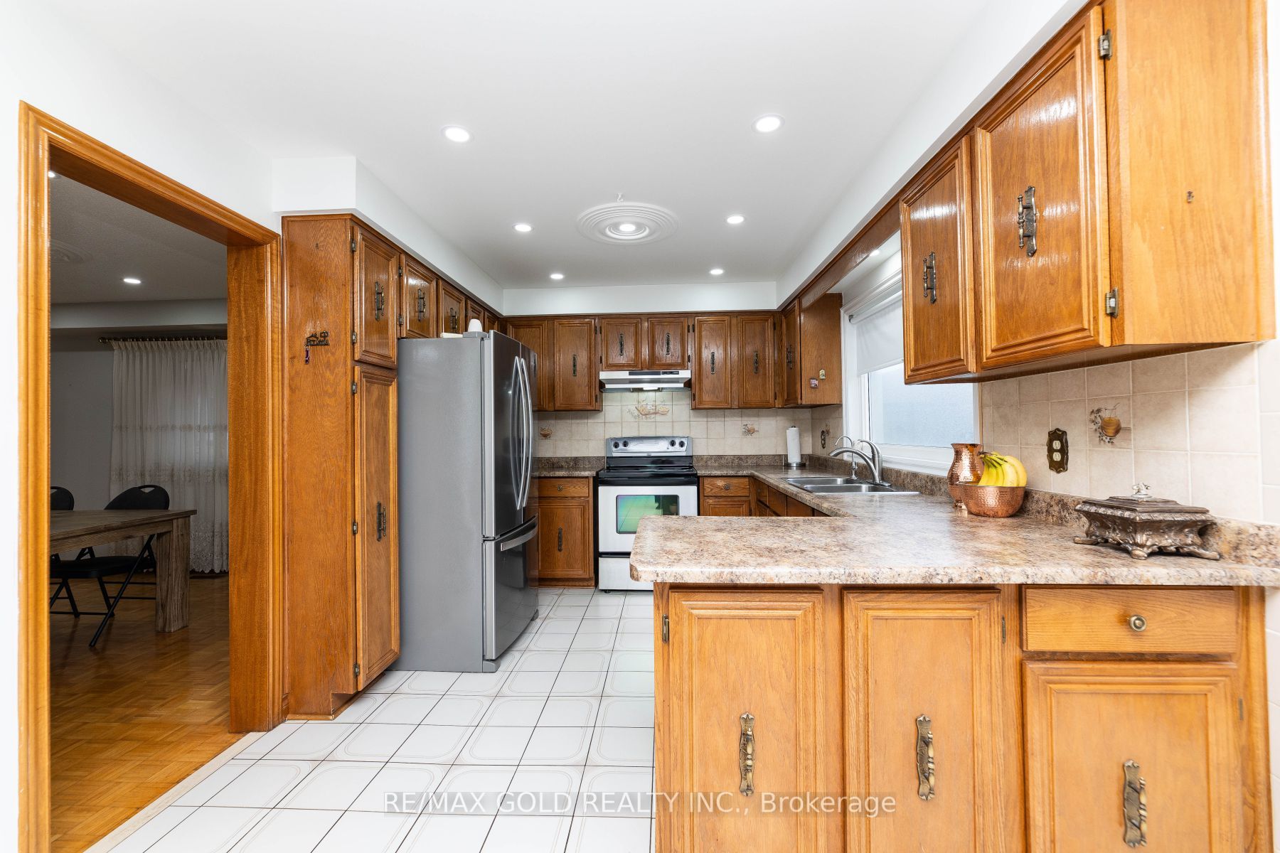 8270 Martin Grove Rd