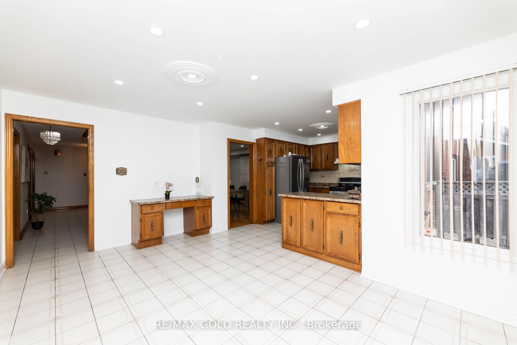 8270 Martin Grove Rd