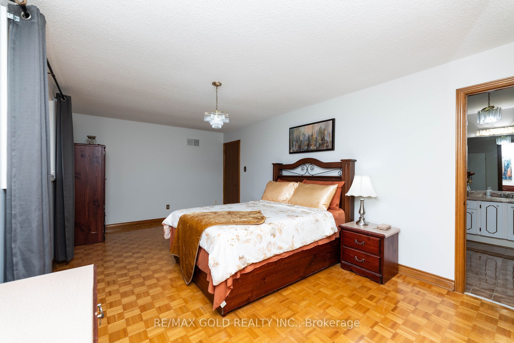 8270 Martin Grove Rd