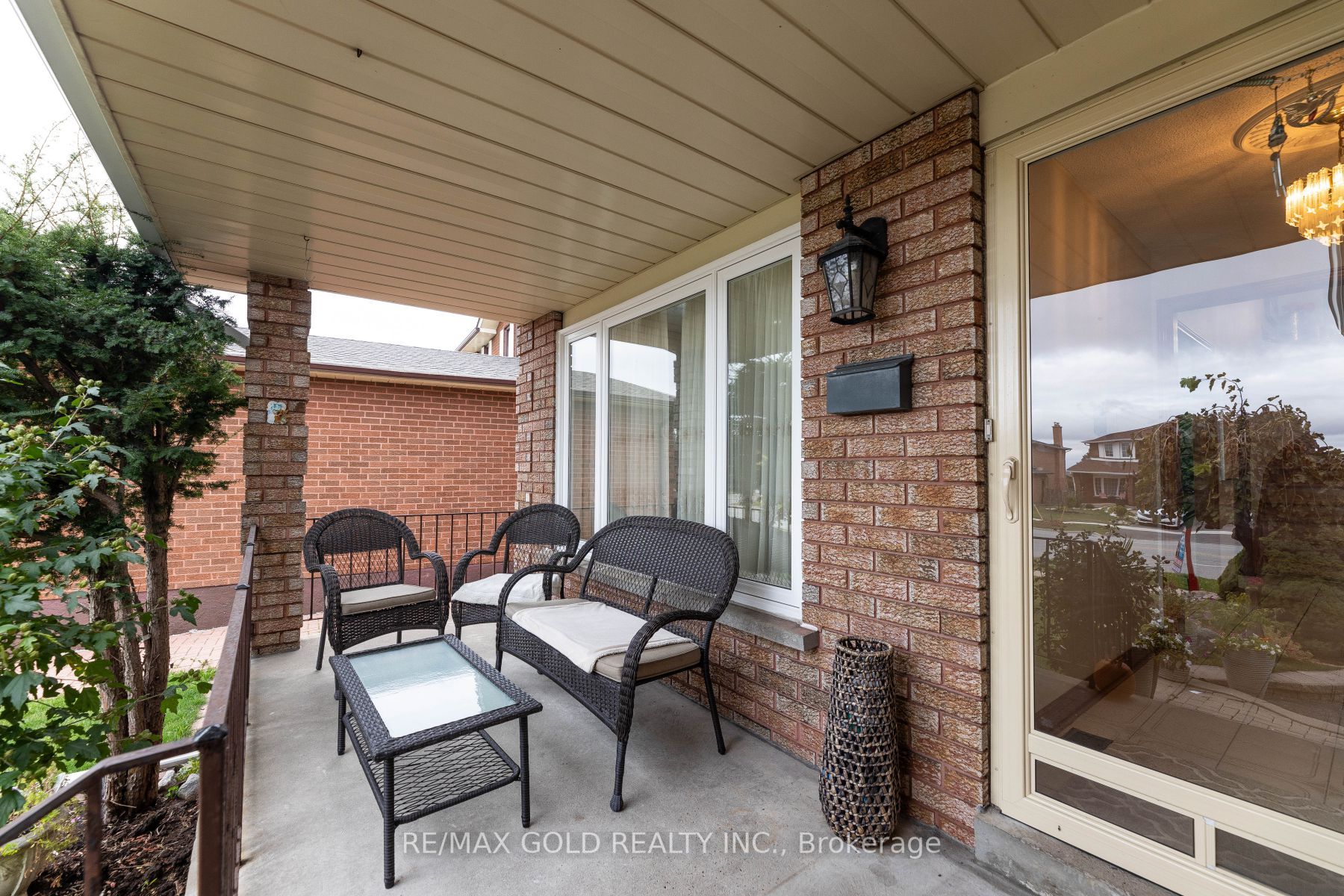 8270 Martin Grove Rd