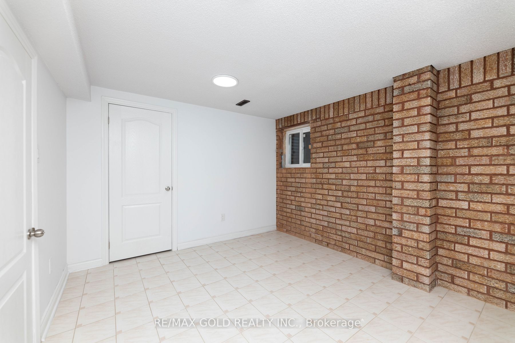 8270 Martin Grove Rd