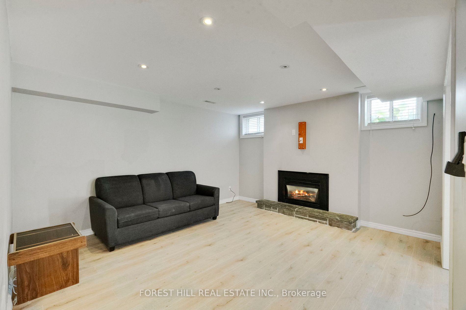 22 Red Mills Dr, #Lower