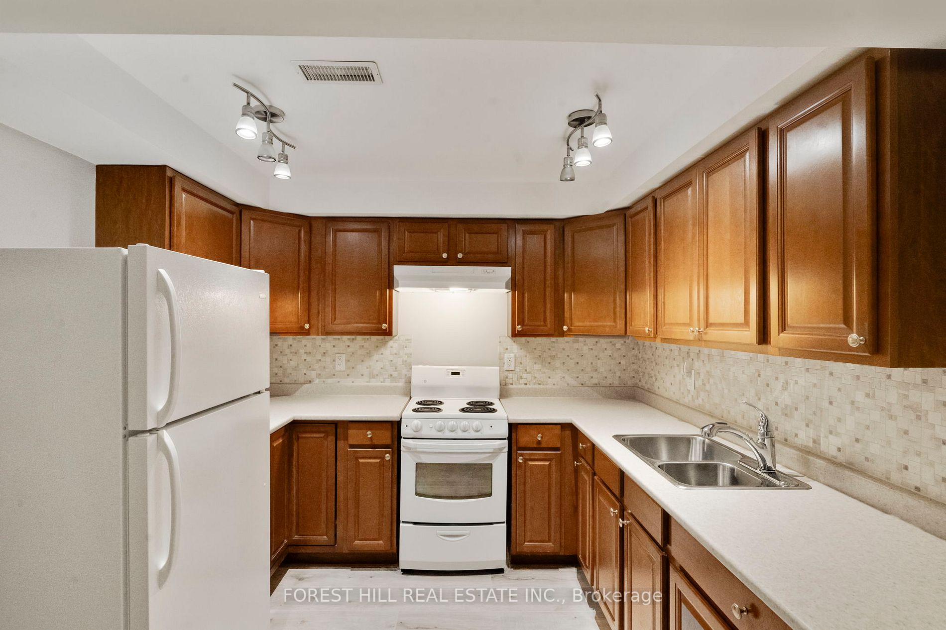 22 Red Mills Dr, #Lower
