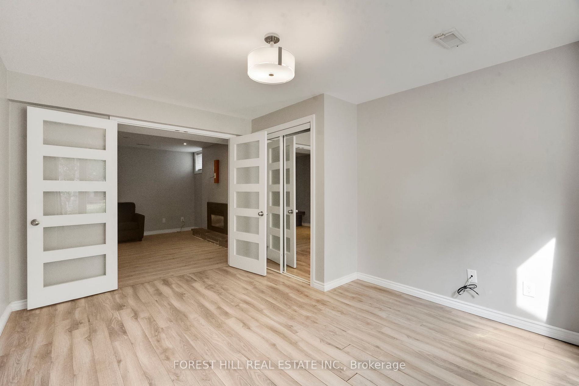 22 Red Mills Dr, #Lower