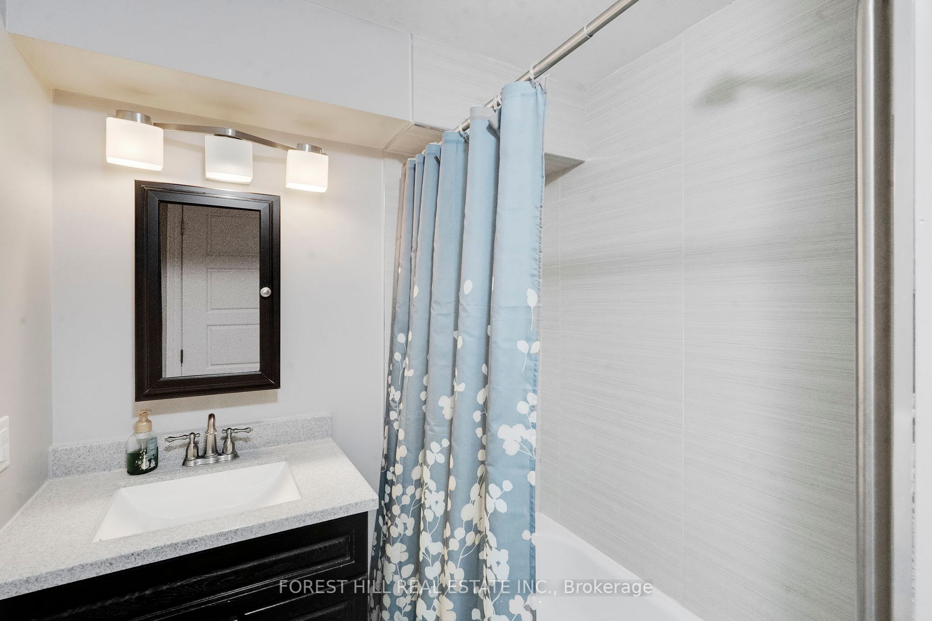 22 Red Mills Dr, #Lower