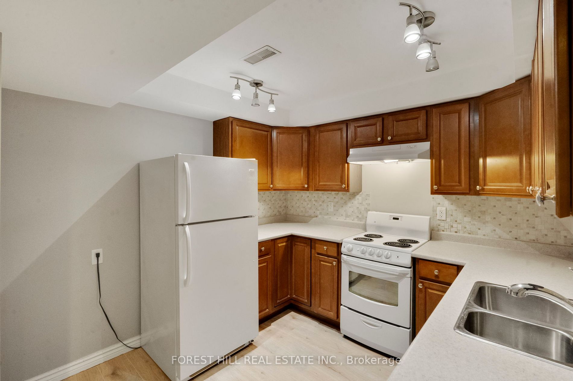 22 Red Mills Dr, #Lower