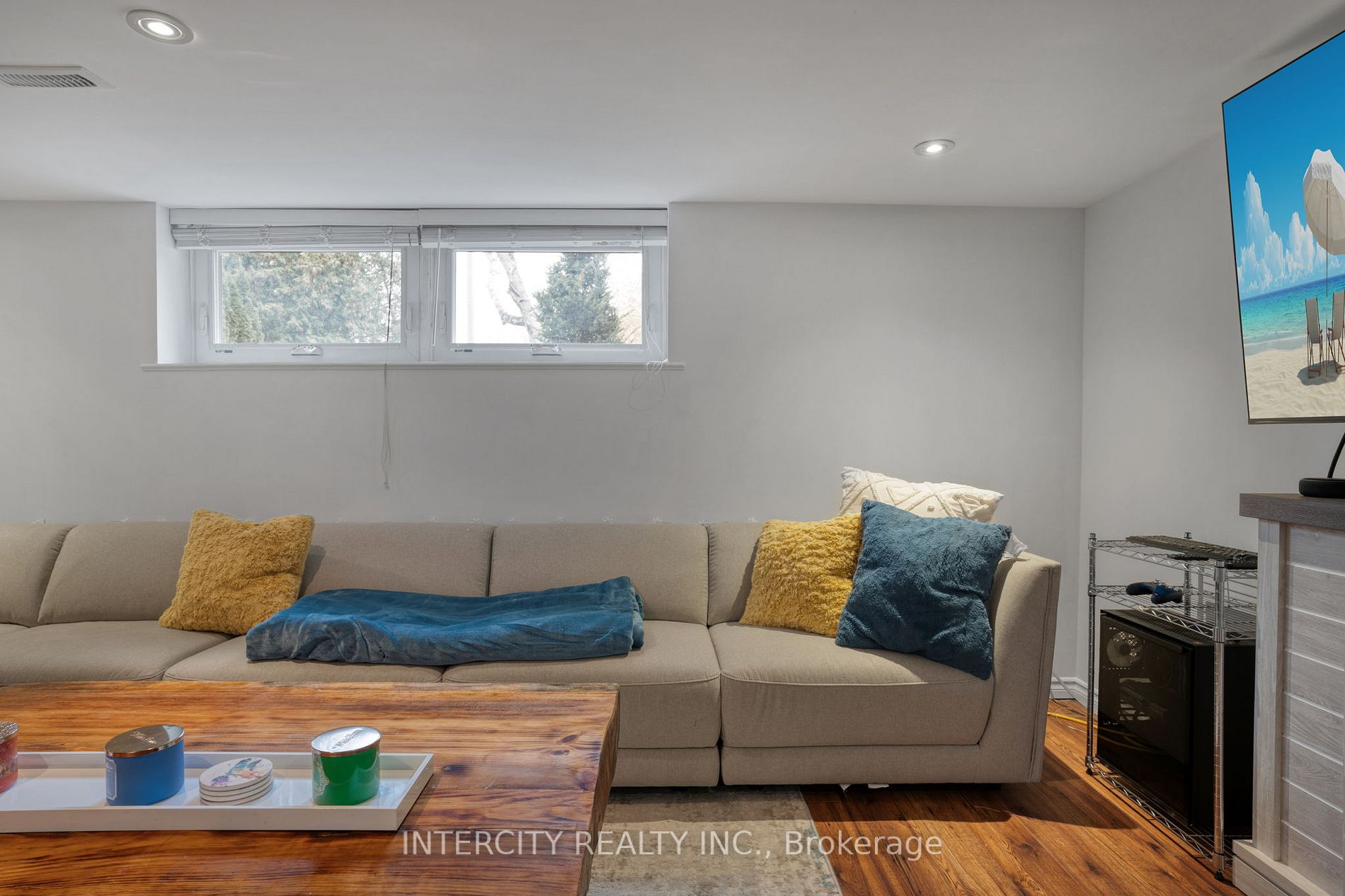 20081 Bathurst St